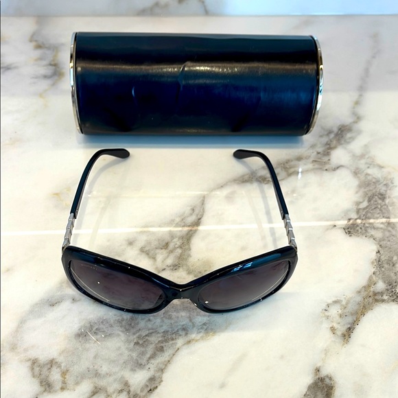 Bvlgari Black Sunglasses with Oversized Square Frame and Gradient Lenses - Picture 9 of 11